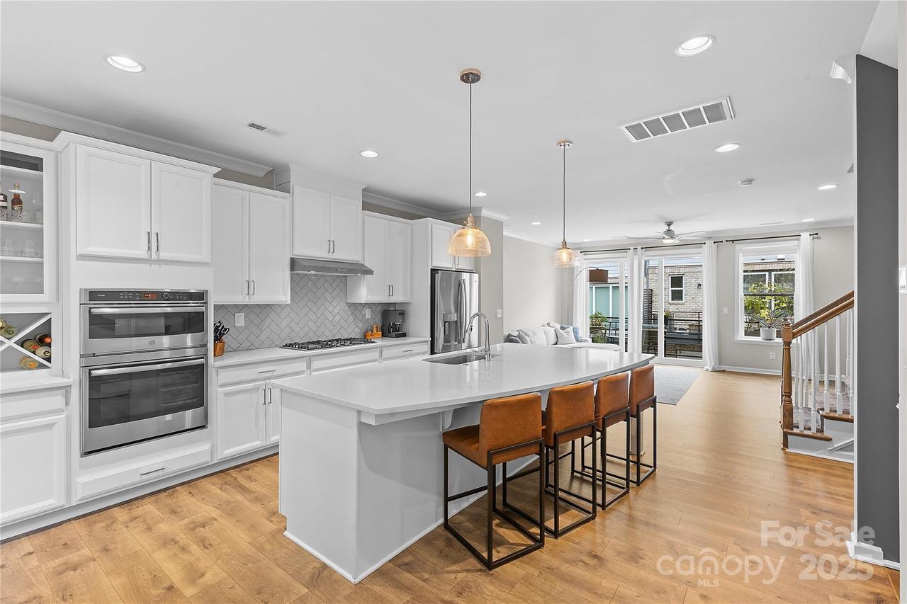 621 Tudor Park Way, Charlotte, NC 28211