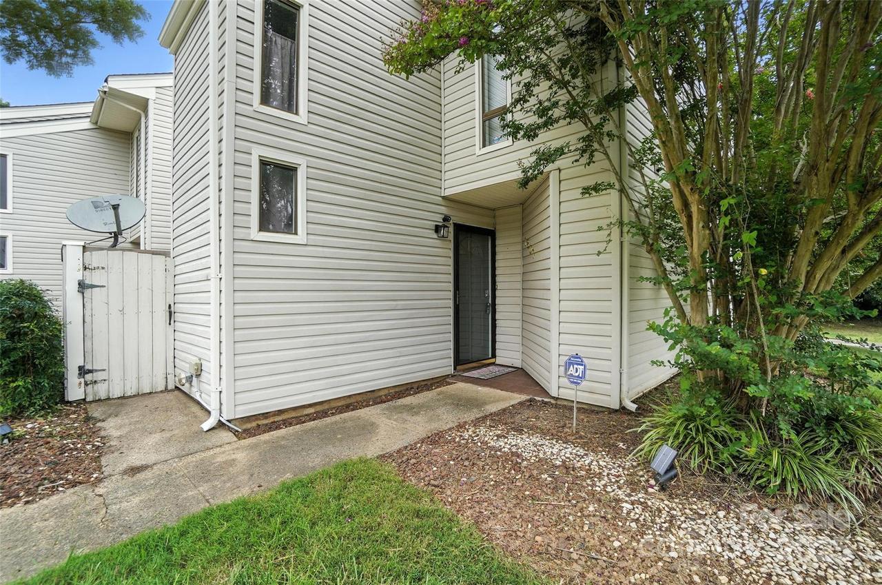 7807 Hummingbird Ln., Charlotte, NC 28212