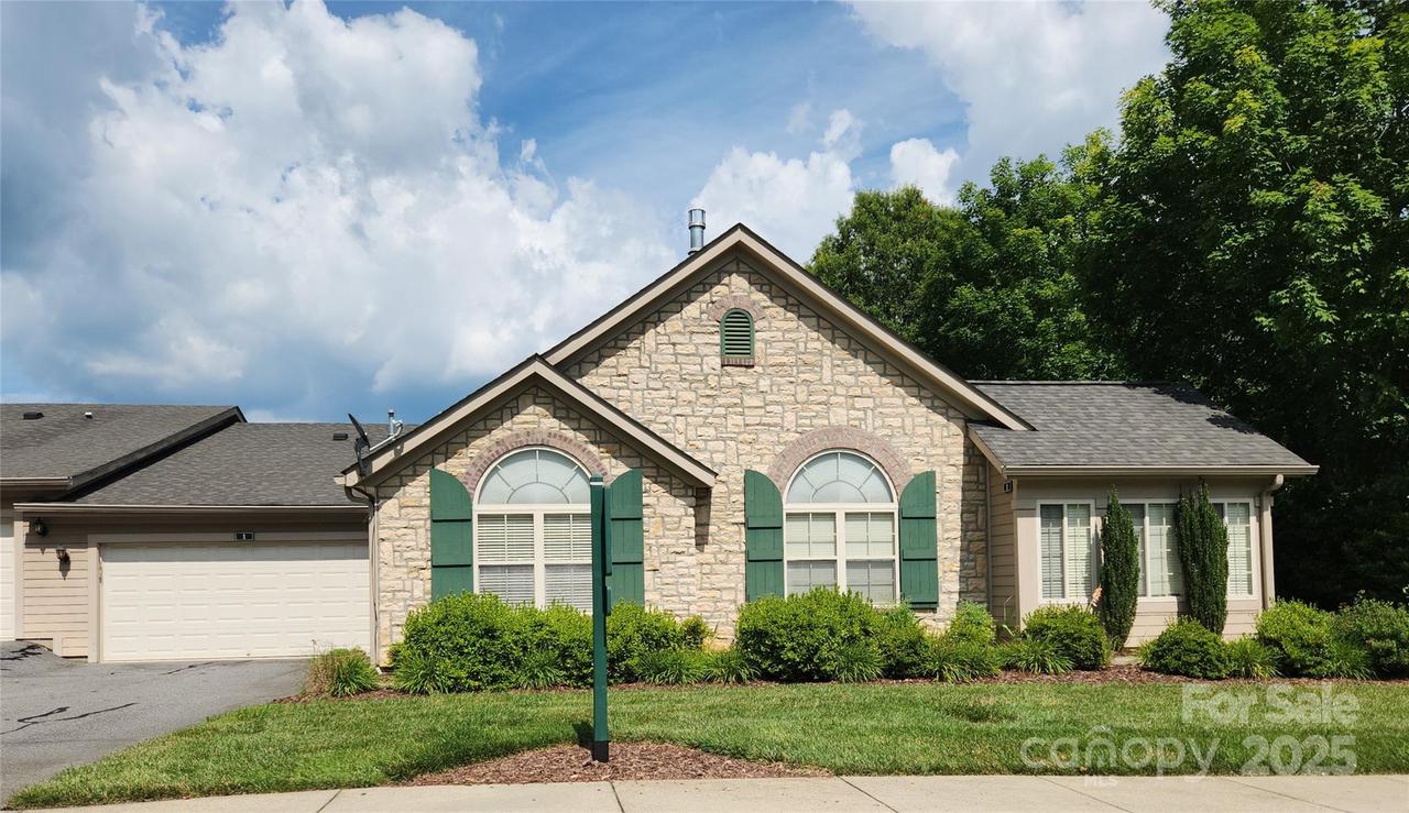 1 Mountain Meadow Cir., Weaverville, NC 28787
