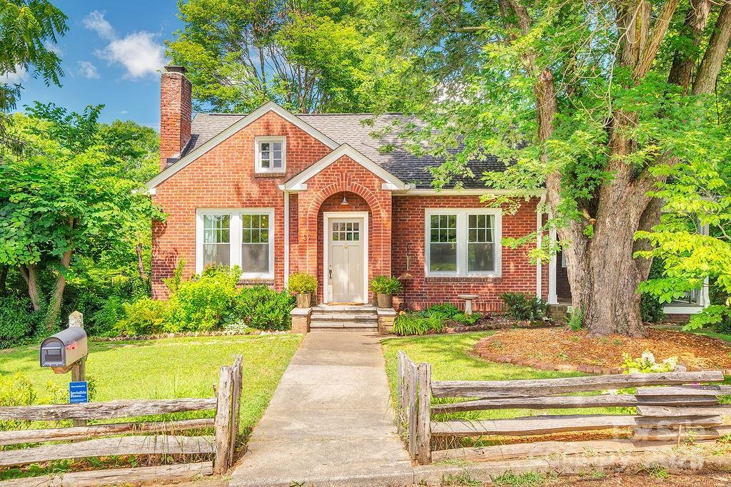 37 Lincoln Ave., Asheville, NC 28803