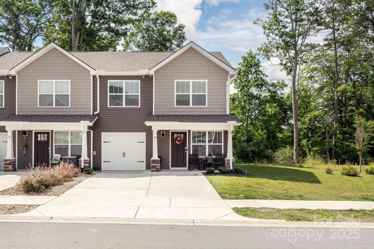 40 Malcolm Ct., Candler, NC 28715