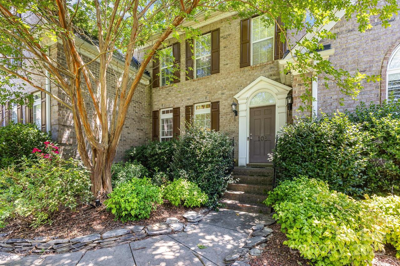 108 Laurel Glen Ct., Mount Holly, NC 28120