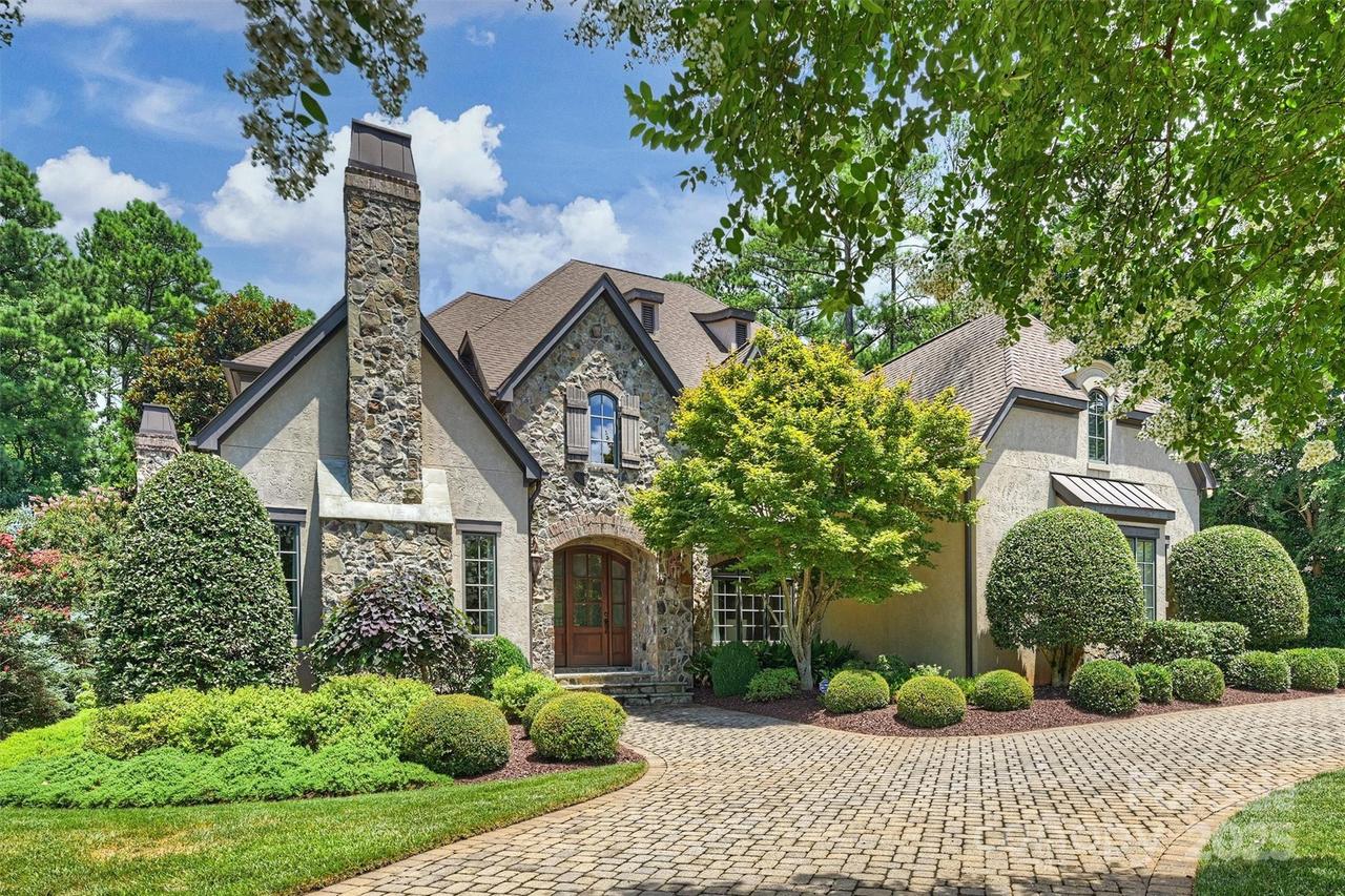3021 Kings Manor Dr., Matthews, NC 28104