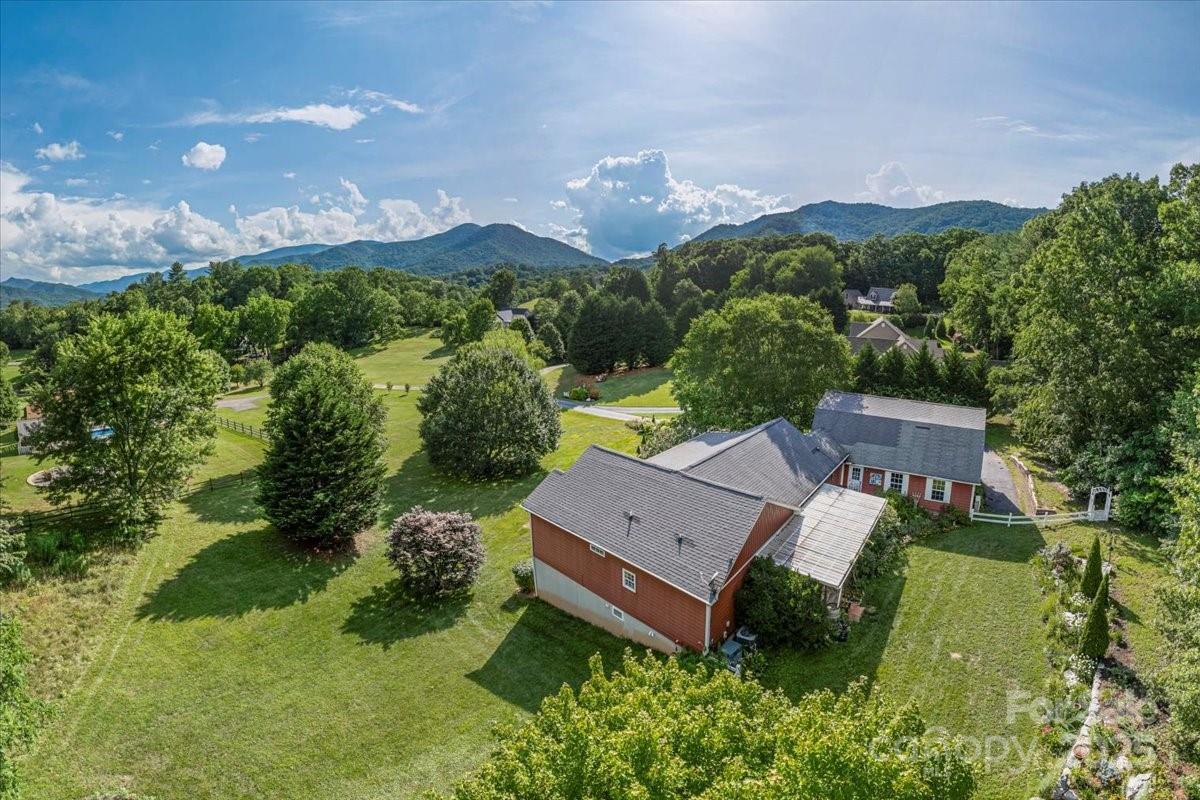 116 Dolata Ln., Waynesville, NC 28786