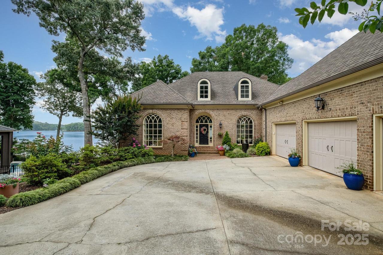 16133 North Point Rd., Huntersville, NC 28078