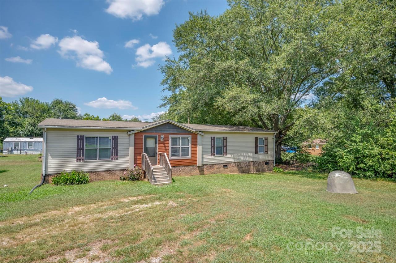 156 Brown Ln., Ellenboro, NC 28040