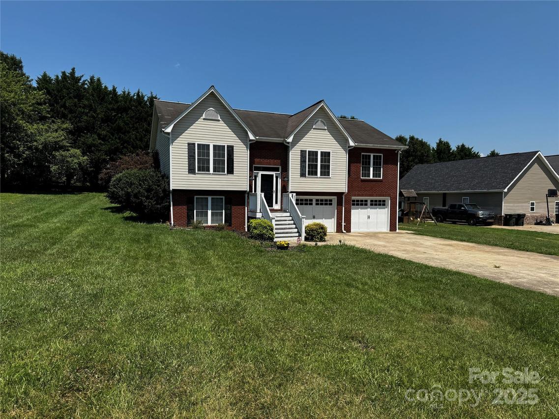 147 Freshfield Dr., Hudson, NC 28638