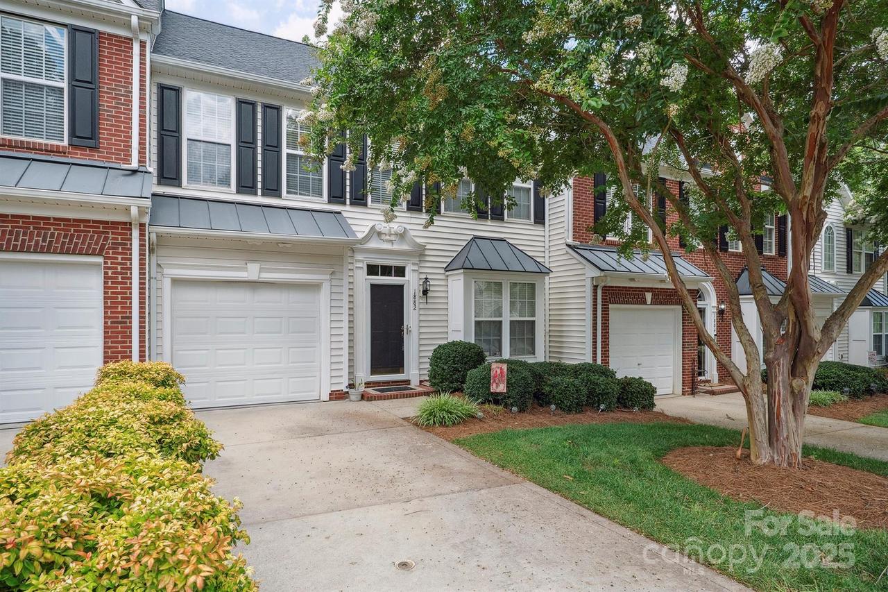 1882 Lookout Ln., Gastonia, NC 28054