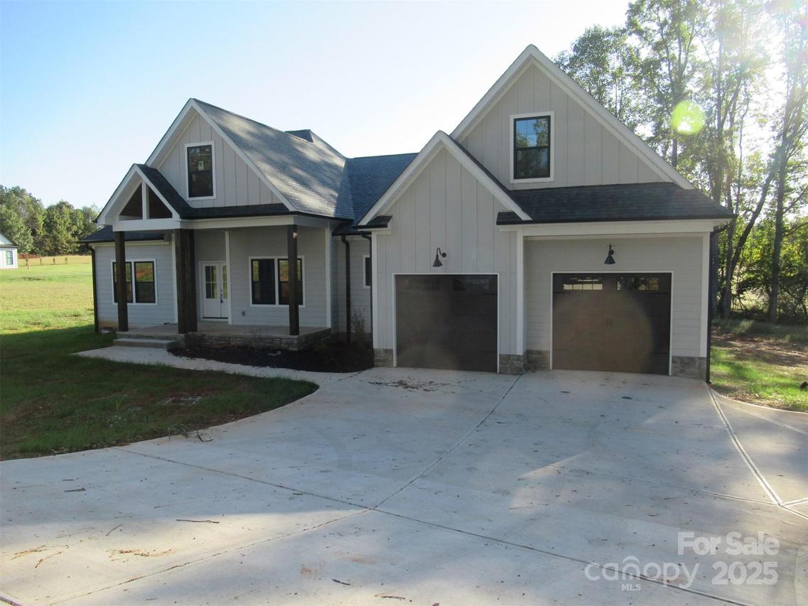 211 Golf Course Rd., Maiden, NC 28650
