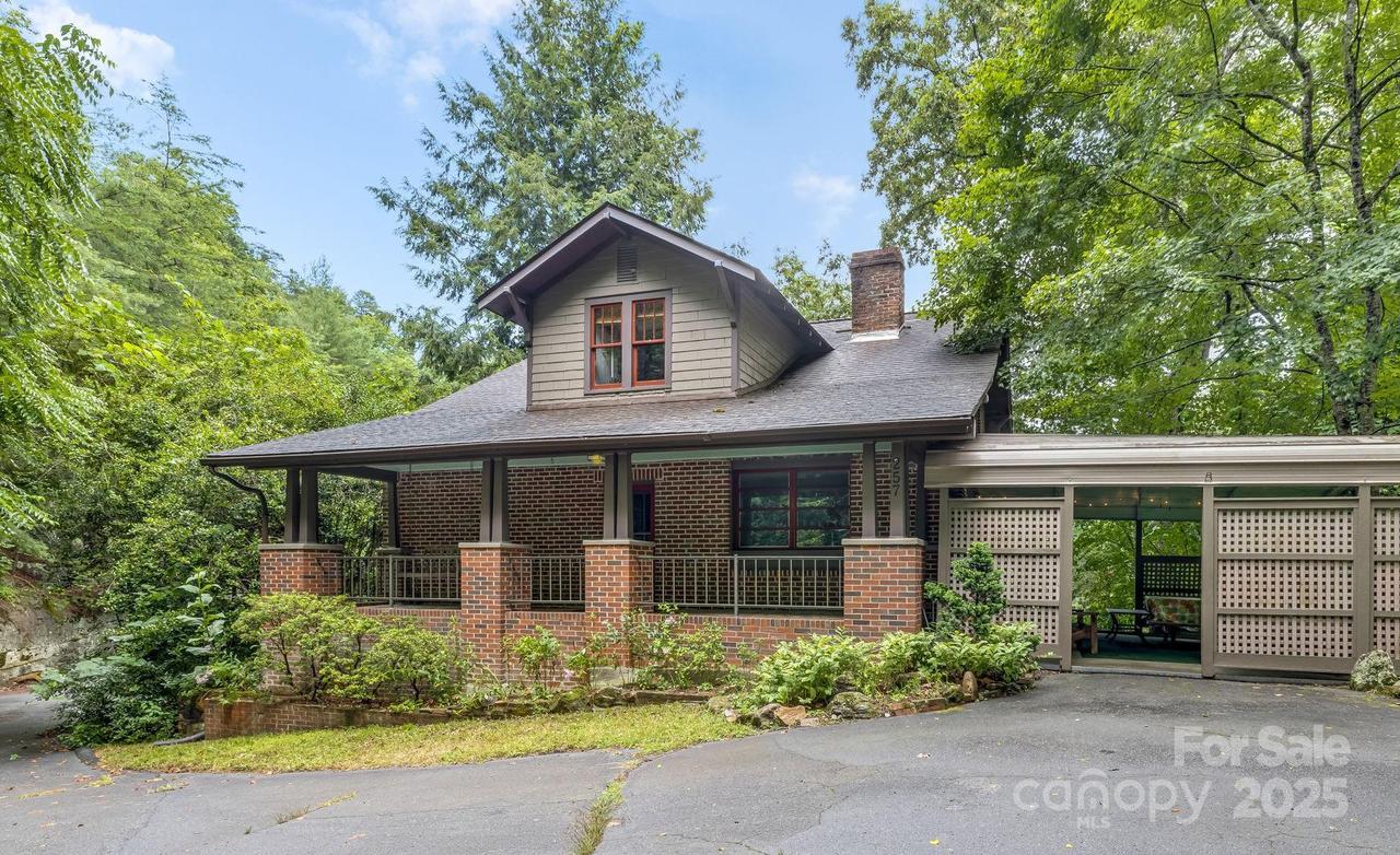 257 Henderson Dr., Hot Springs, NC 28743