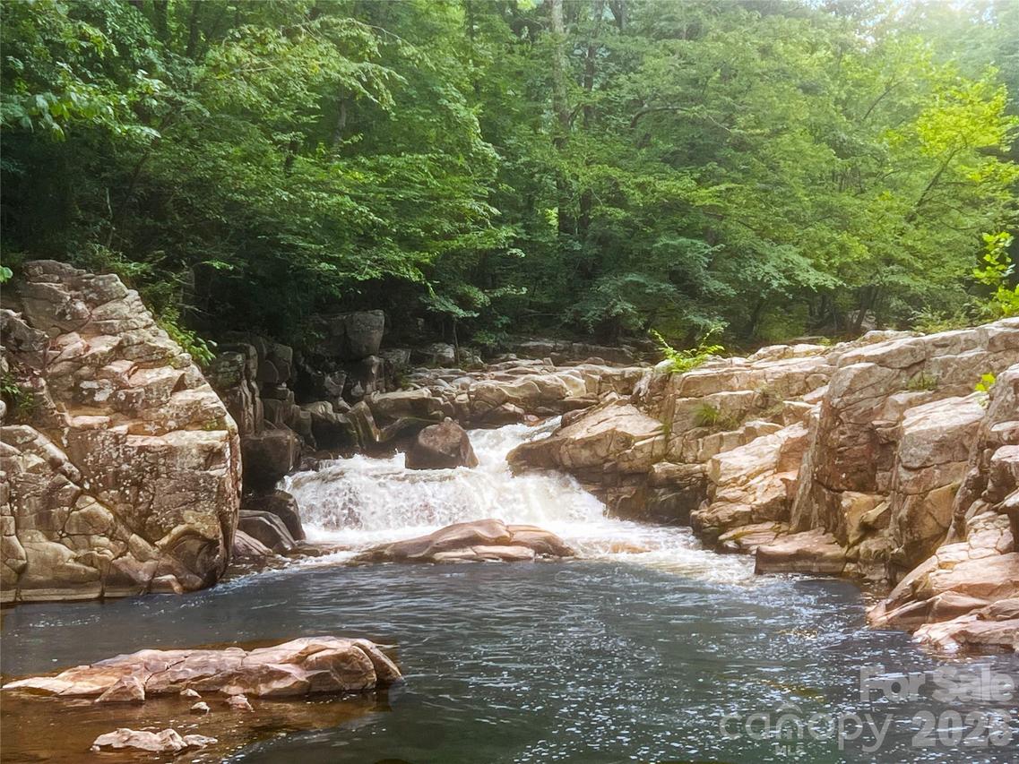 257 Henderson Dr., Hot Springs, NC 28743