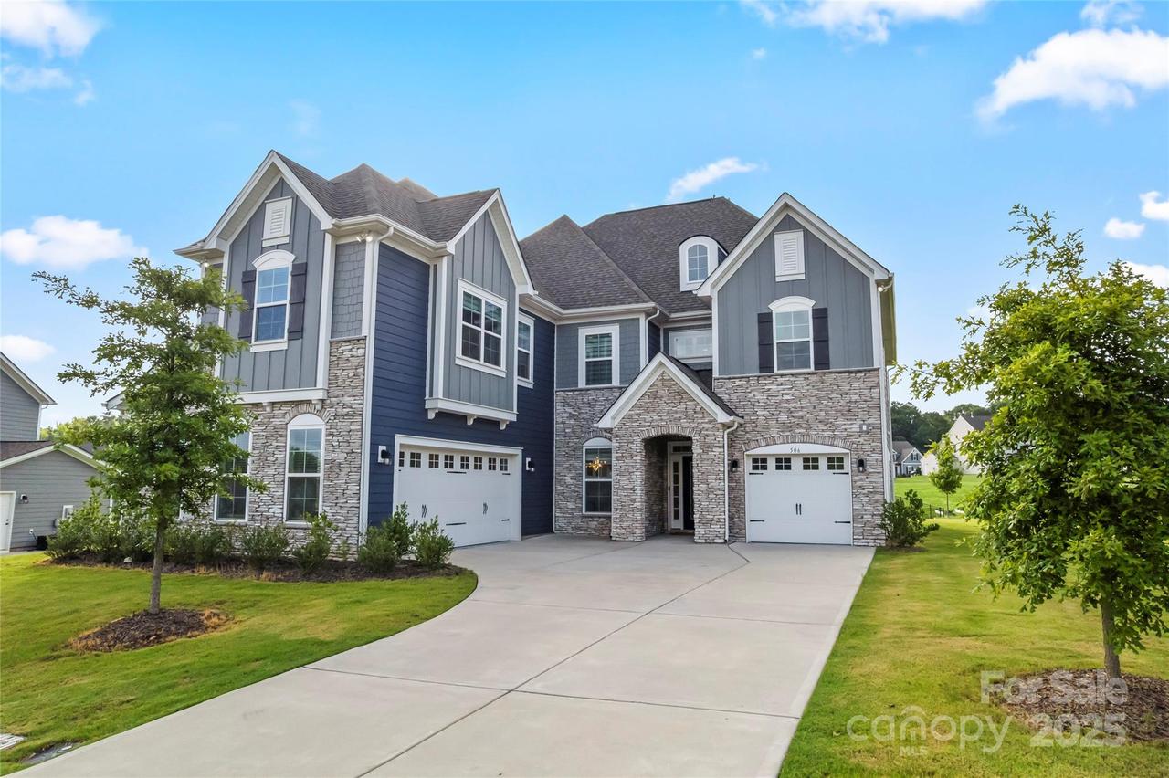 506 Yucatan Dr., Waxhaw, NC 28173