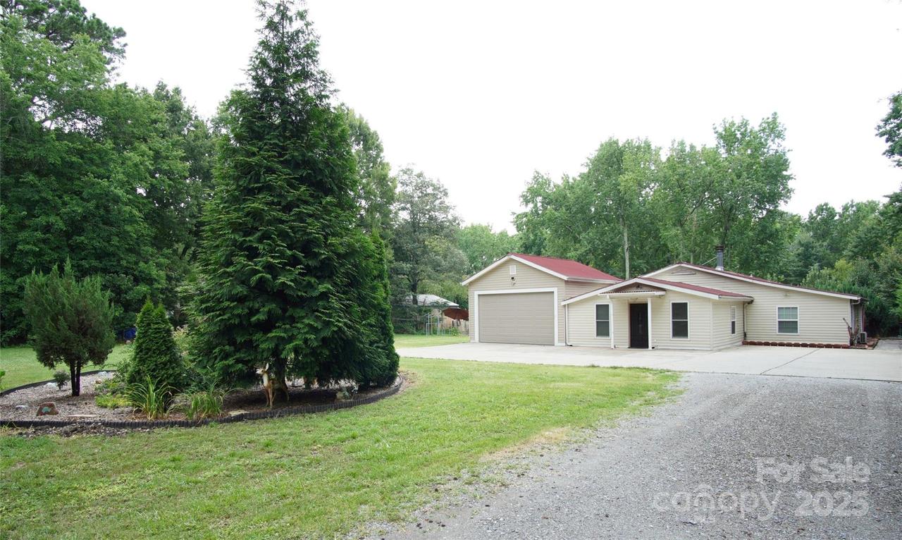 3974 Pleasant Plains Rd., Matthews, NC 28104