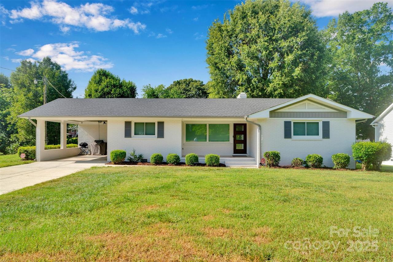 1004 Heather Dr., Kannapolis, NC 28083