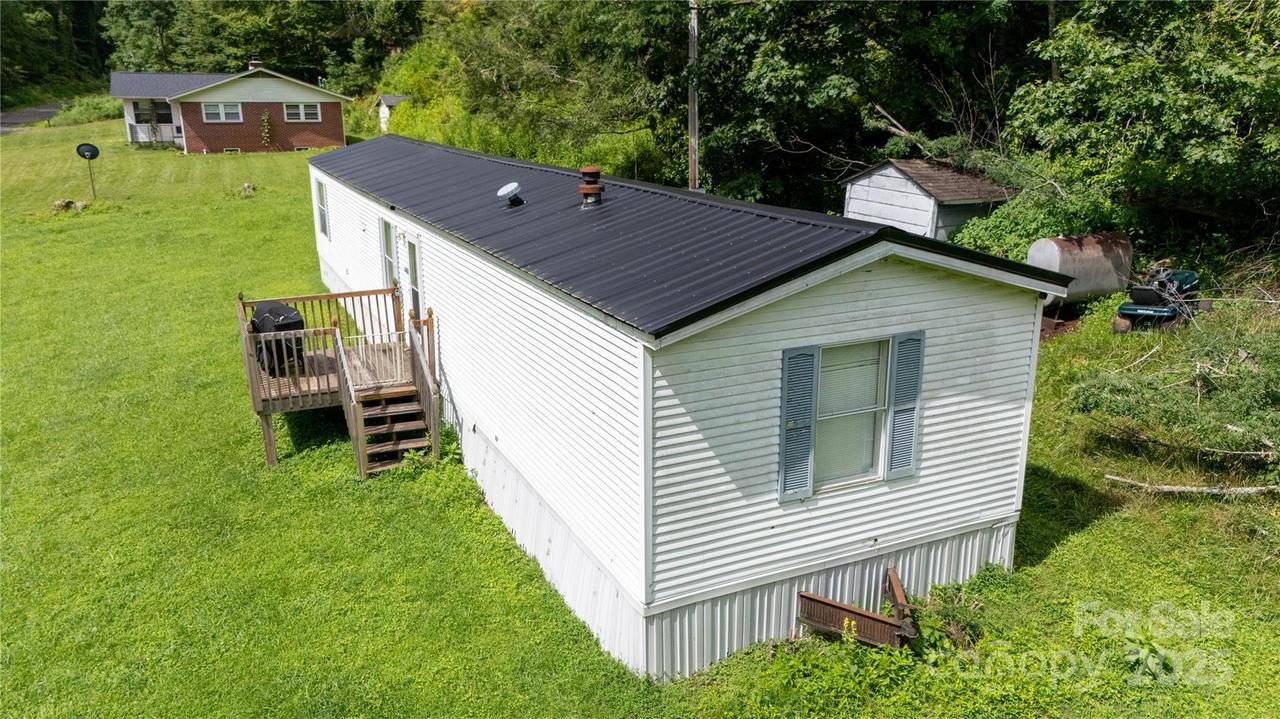 492 Chestnut Mountain Rd., Spruce Pine, NC 28777