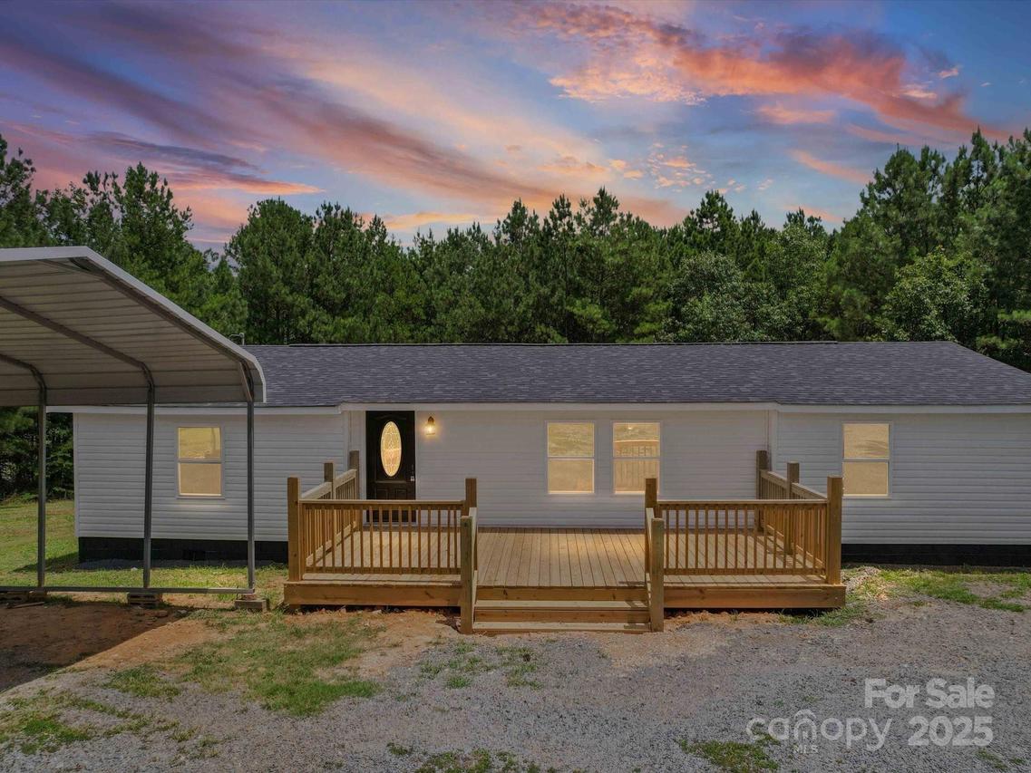 147 Xienghone Rd., Mount Gilead, NC 27306