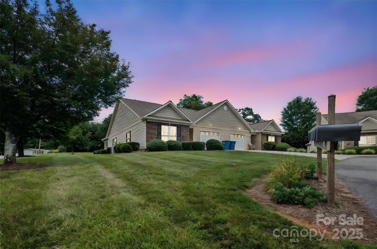 211 Abee St., Morganton, NC 28655