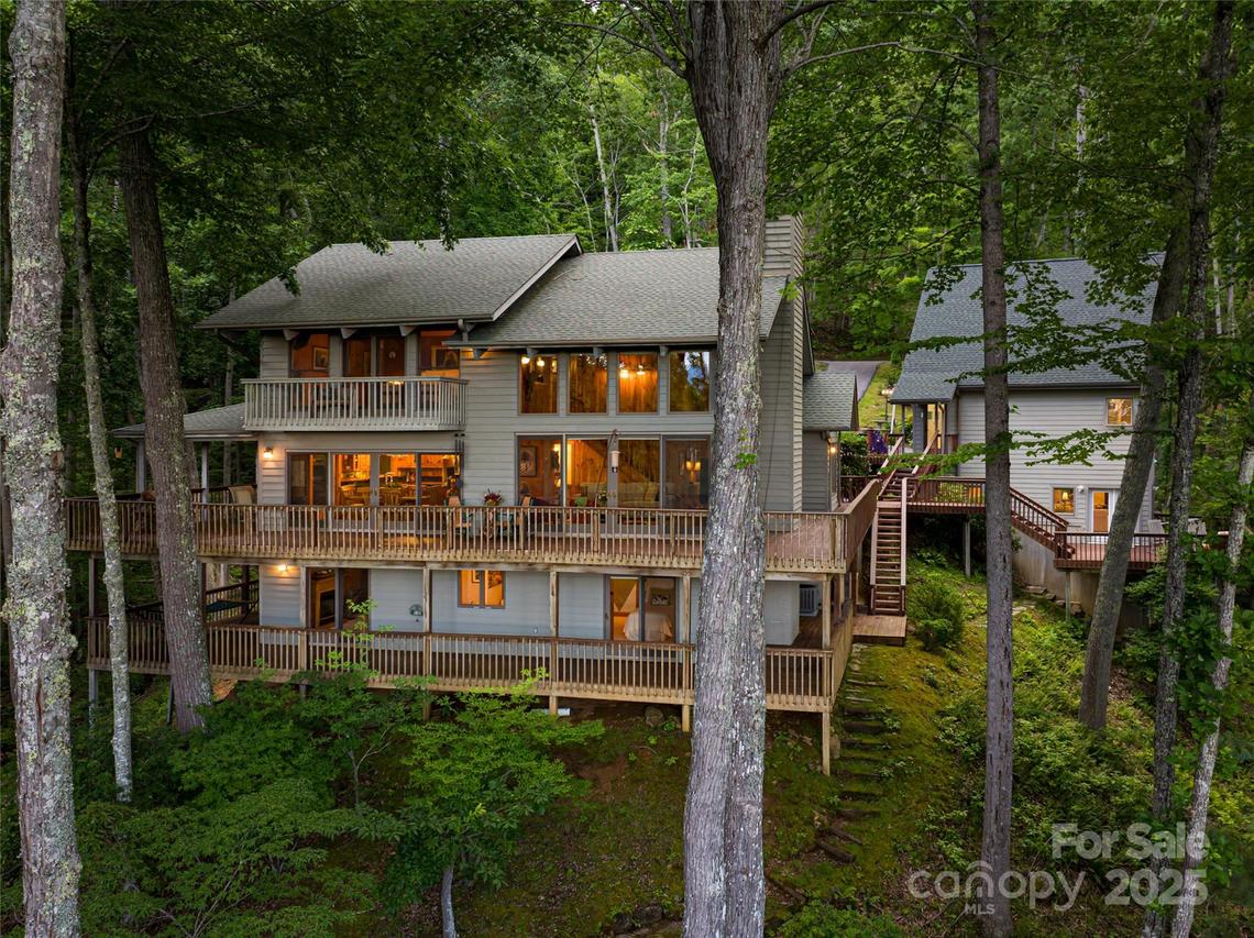 163 Tweetys Knoll, Burnsville, NC 28714