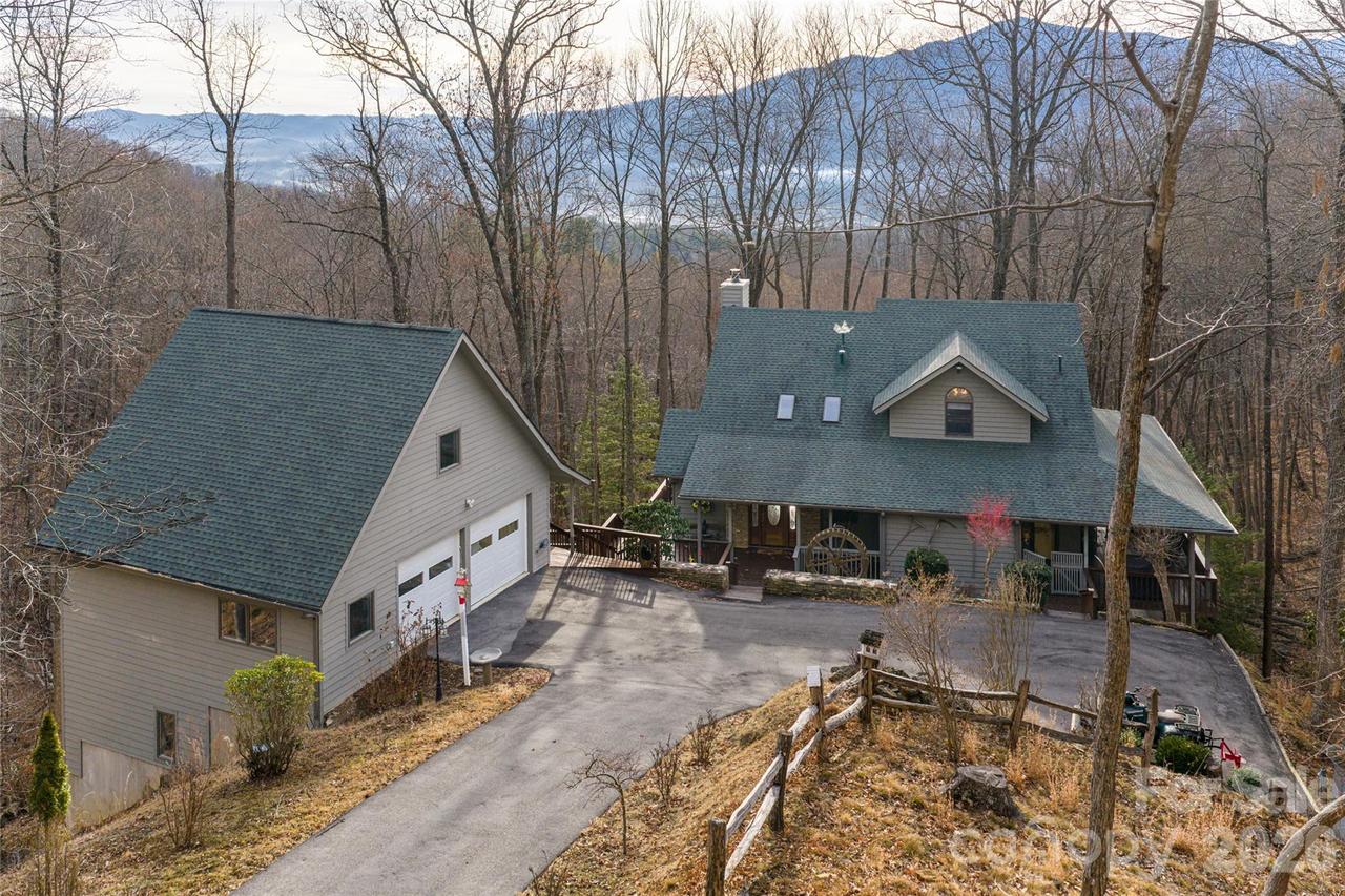 163 Tweetys Knoll, Burnsville, NC 28714