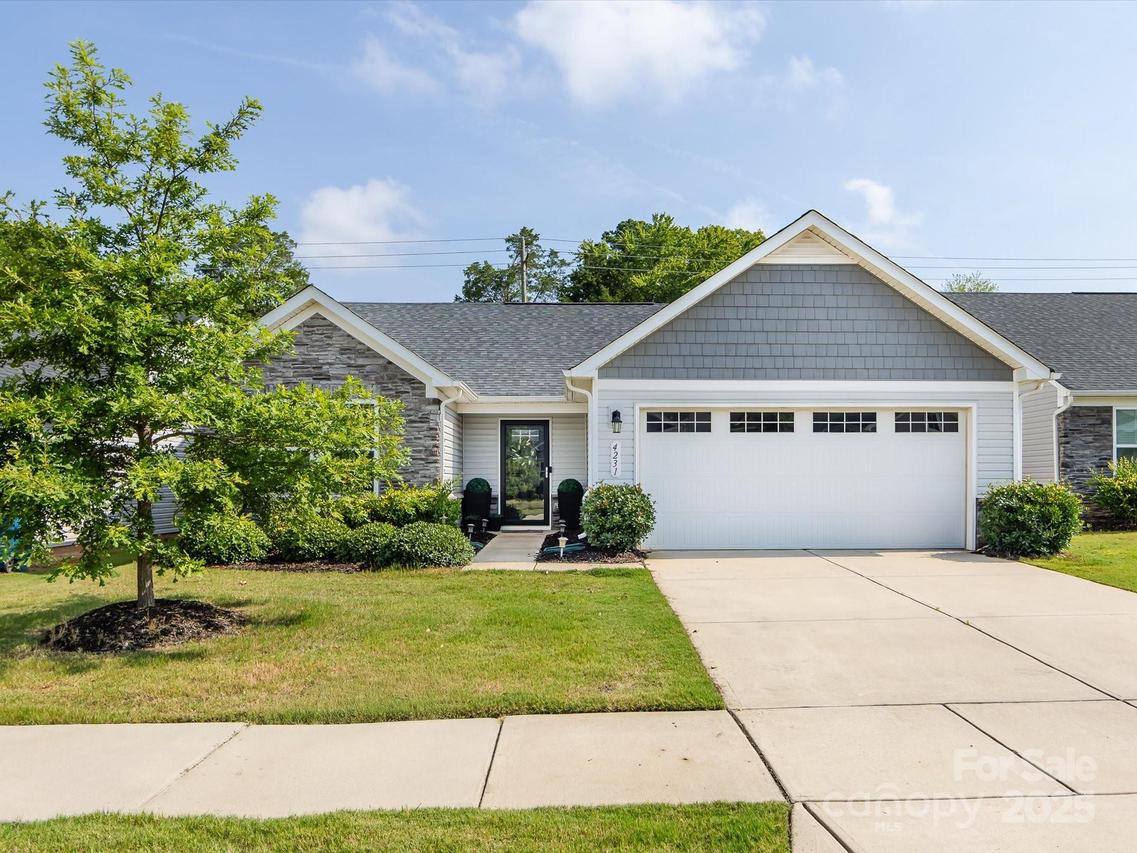 4231 Mackinnon Dr., Charlotte, NC 28214