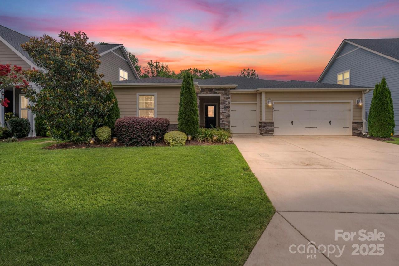 5042 Looking Glass Tr., Denver, NC 28037