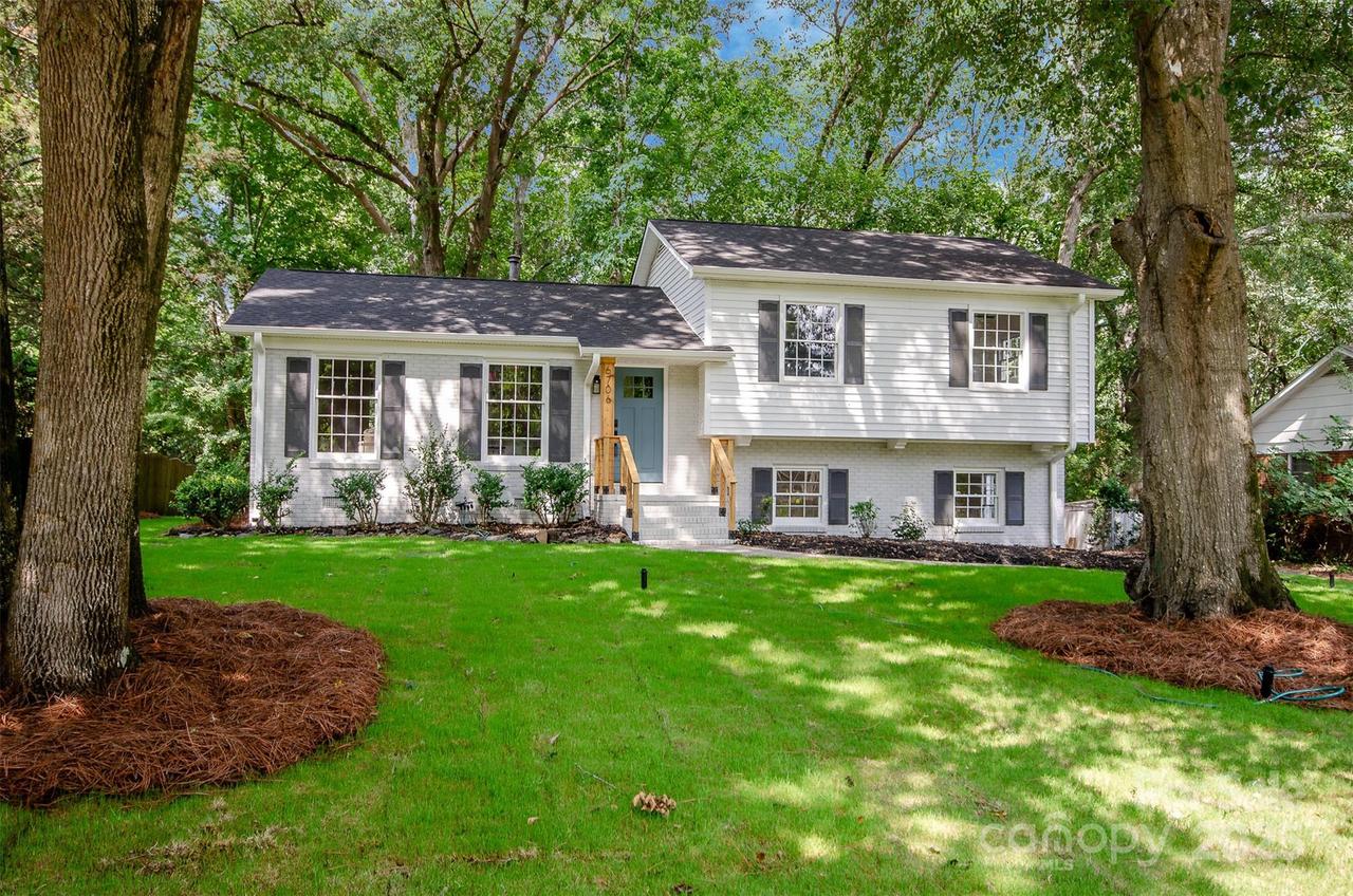 6706 Queensberry Dr., Charlotte, NC 28226