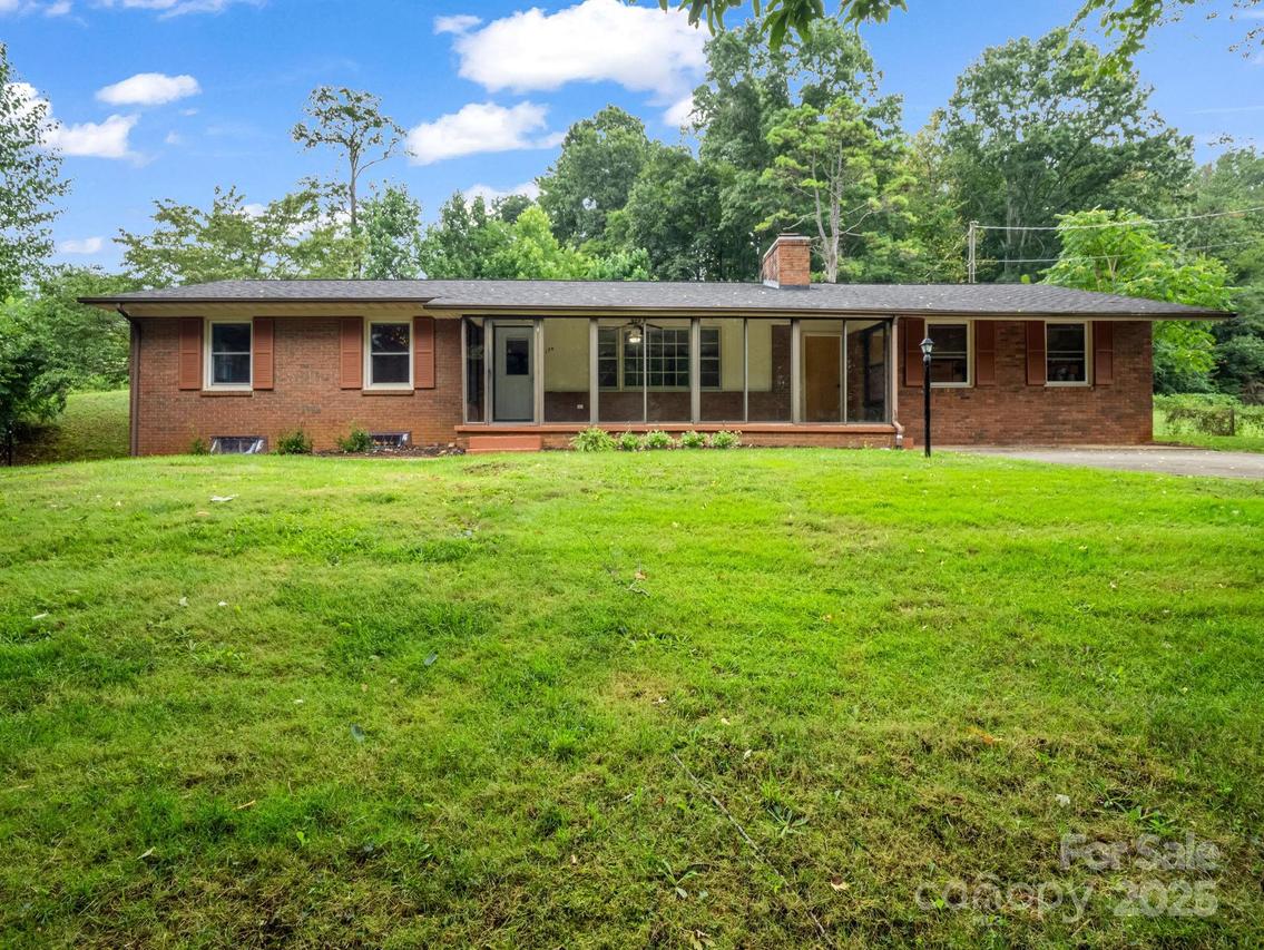 174 Christian Creek Rd., Swannanoa, NC 28778
