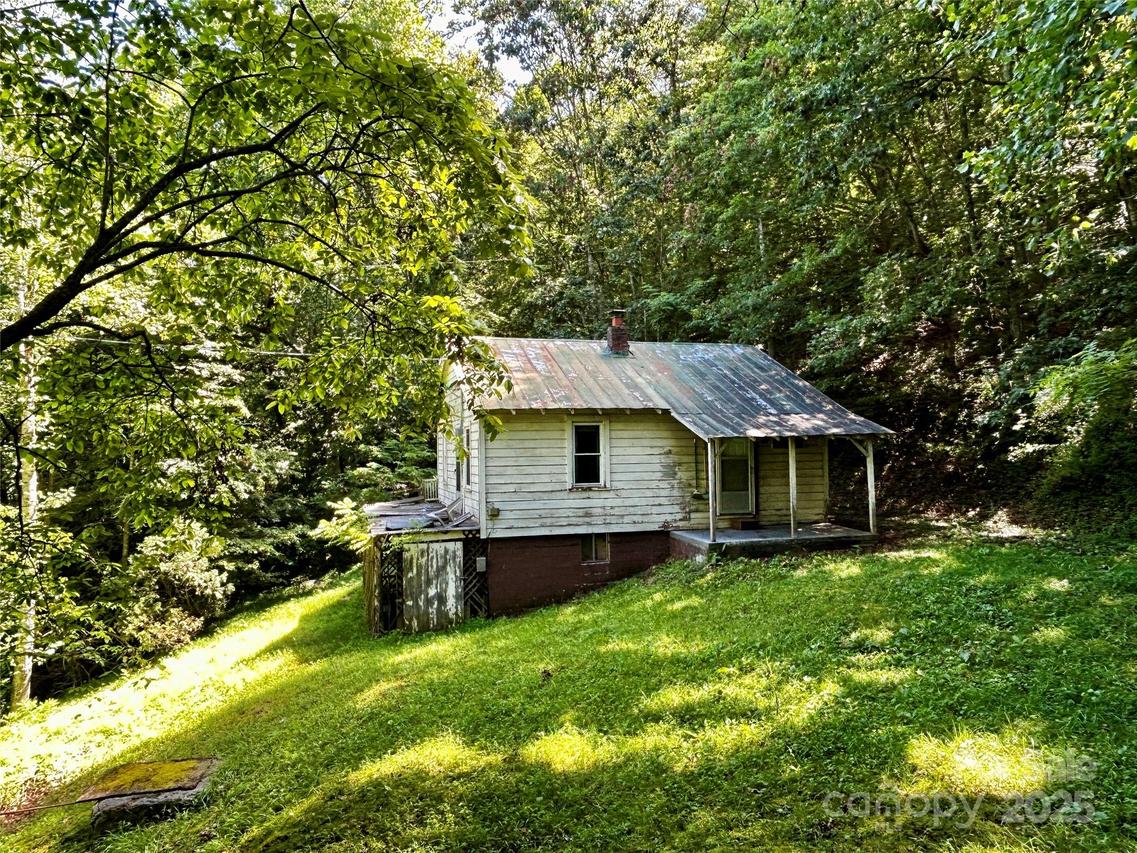 564 Upper Thomas Branch Rd., Marshall, NC 28753