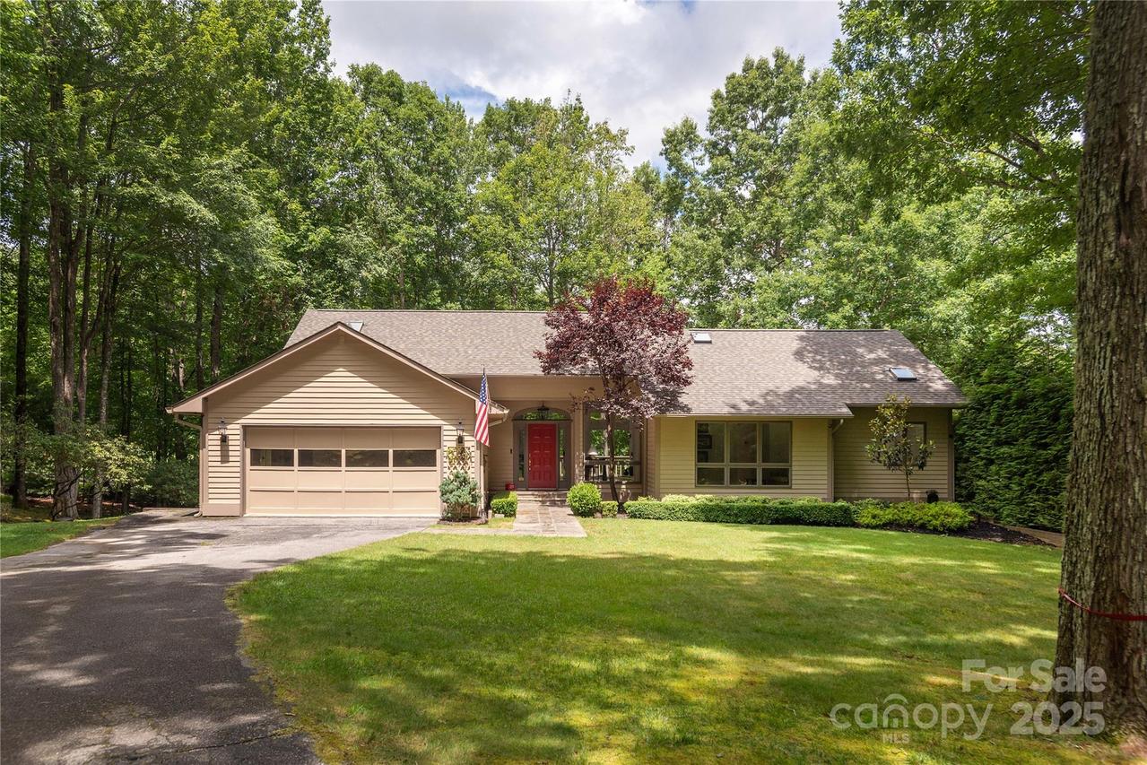 315 Sedi Ln., Brevard, NC 28712