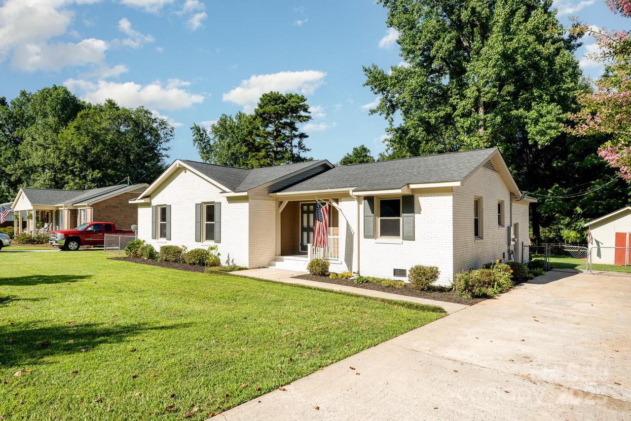 1208 Berkshire Dr., Kannapolis, NC 28081