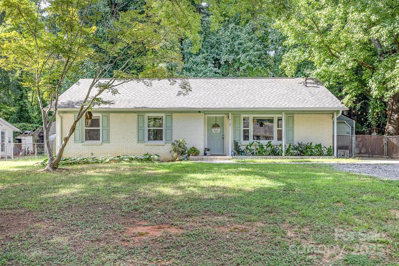 5107 Delivau Dr., Charlotte, NC 28215