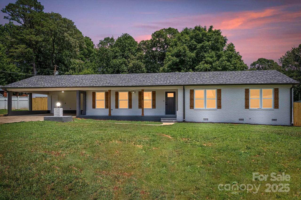 109 Robin Ln., Statesville, NC 28677