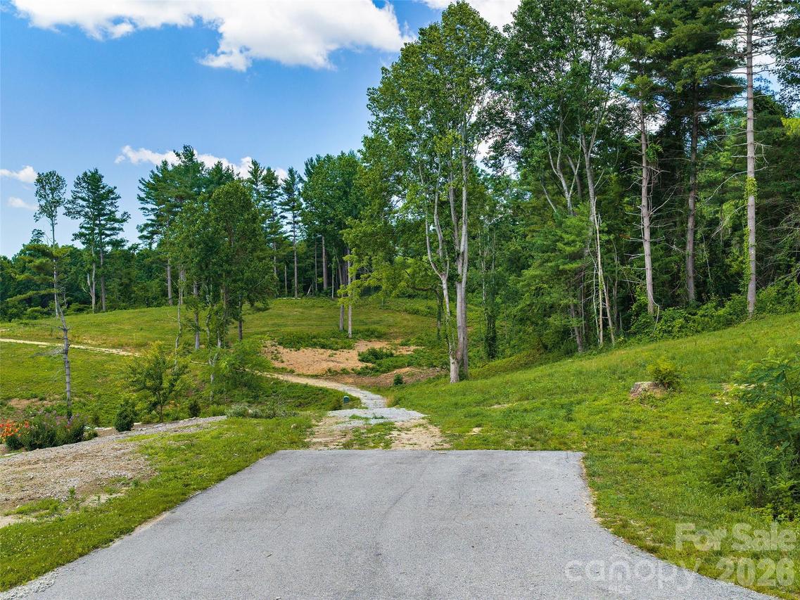 620 Dancing Bear Dr. #195, Hendersonville, NC 28792