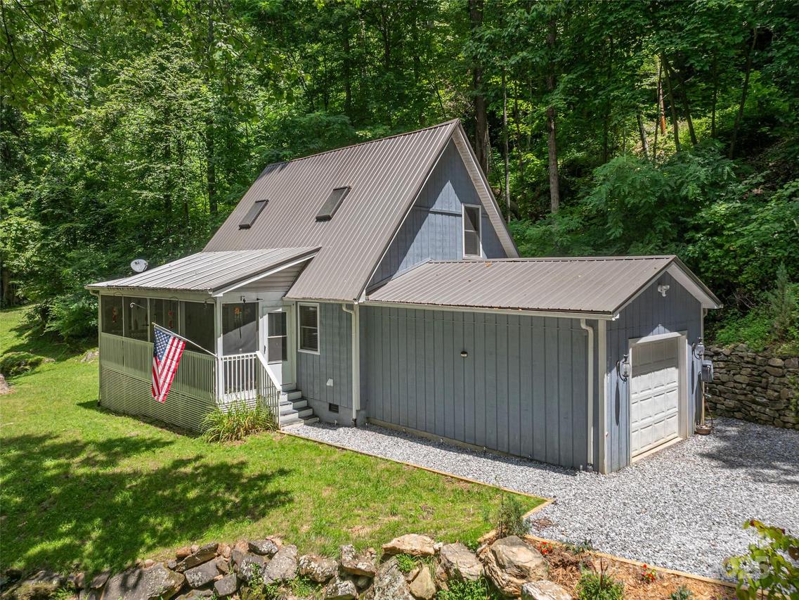 167 Treetop Ln., Waynesville, NC 28785
