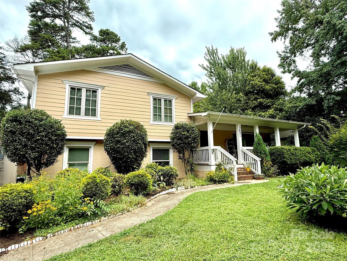 3831 Winterfield Pl., Charlotte, NC 28205