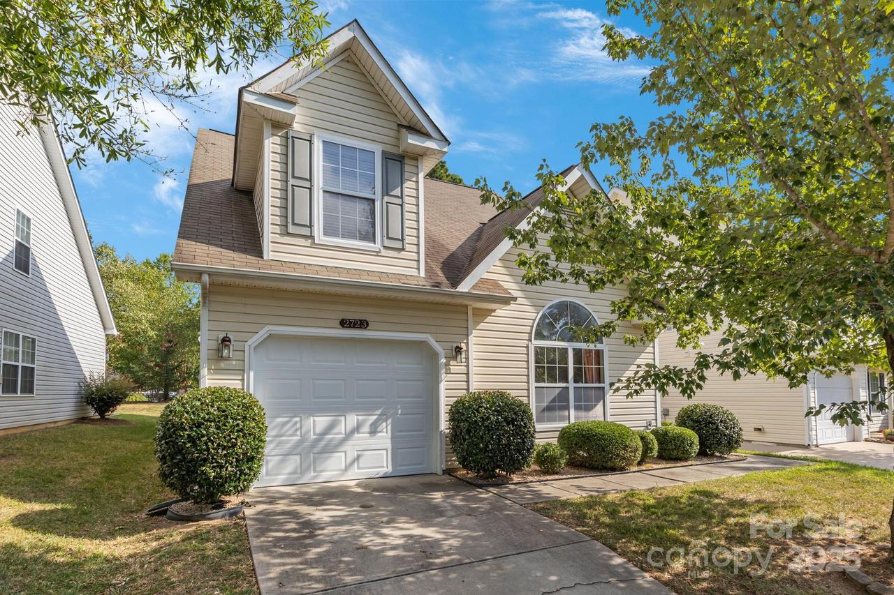2723 Rozzelles Landing Dr., Charlotte, NC 28214