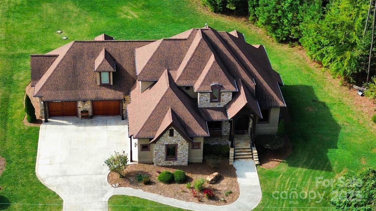 108 Washam Rd., Mooresville, NC 28117