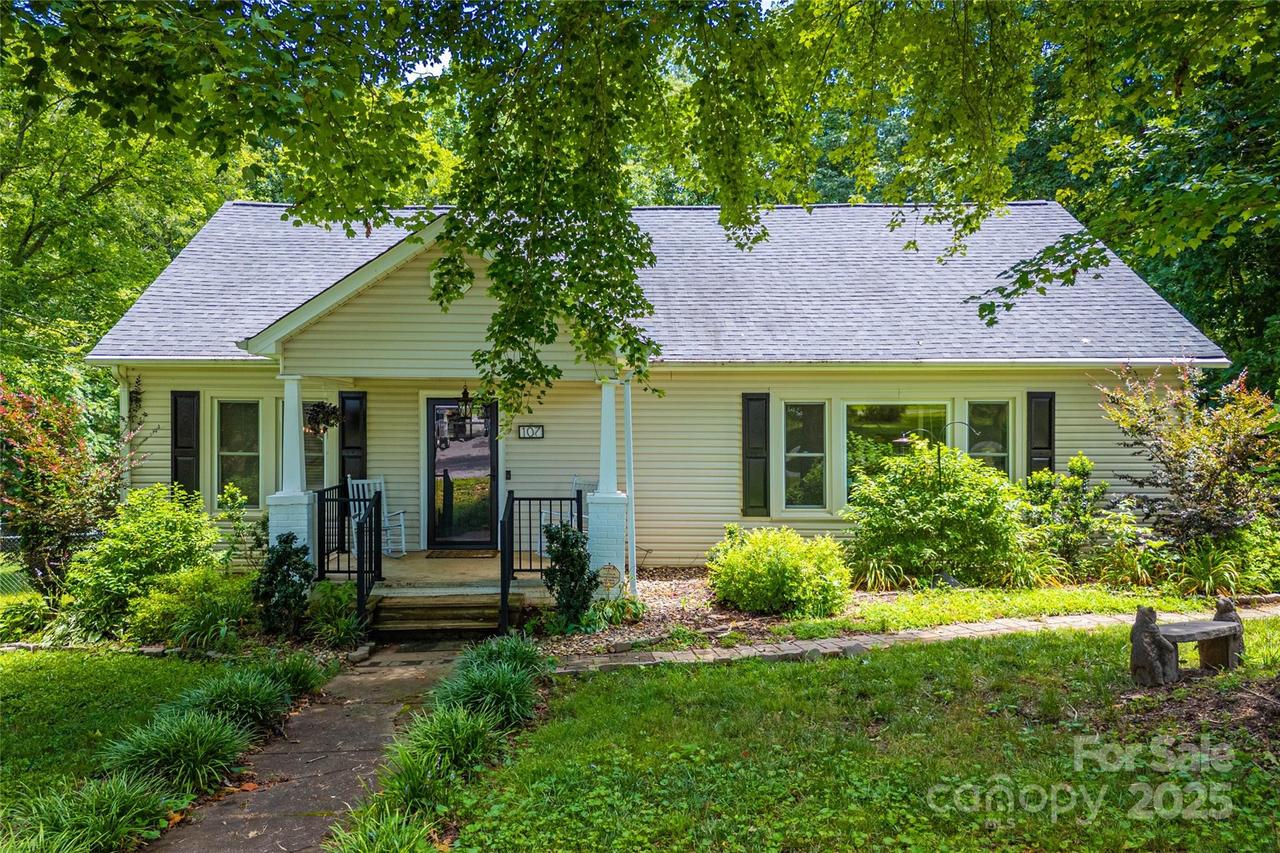 107 Burke Dr., Morganton, NC 28655