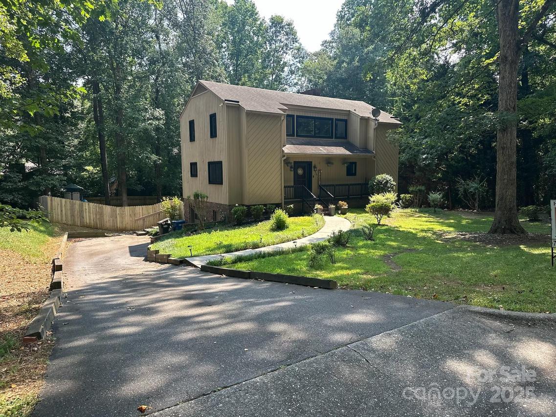 430 17th Avenue Dr., Hickory, NC 28601