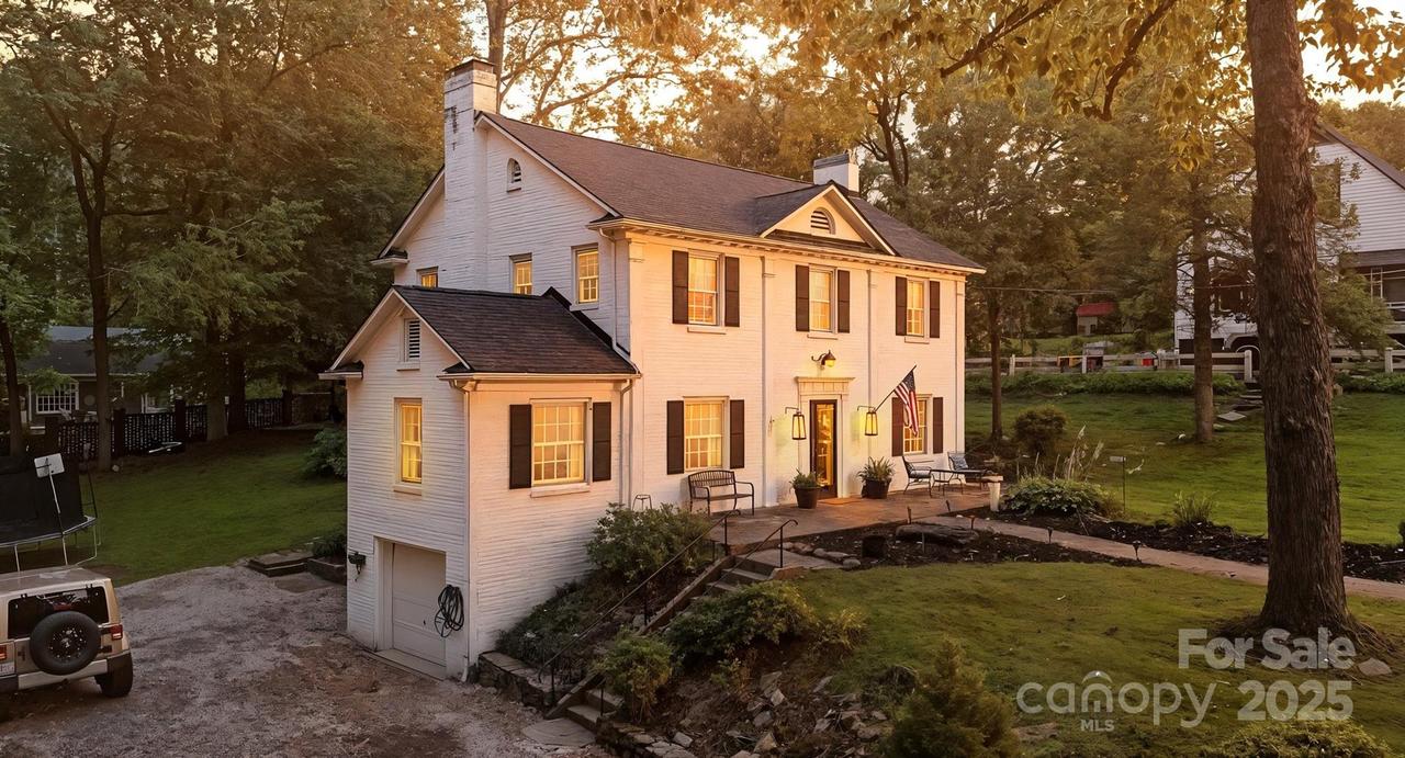 1412 Mimosa Ln., Lenoir, NC 28645
