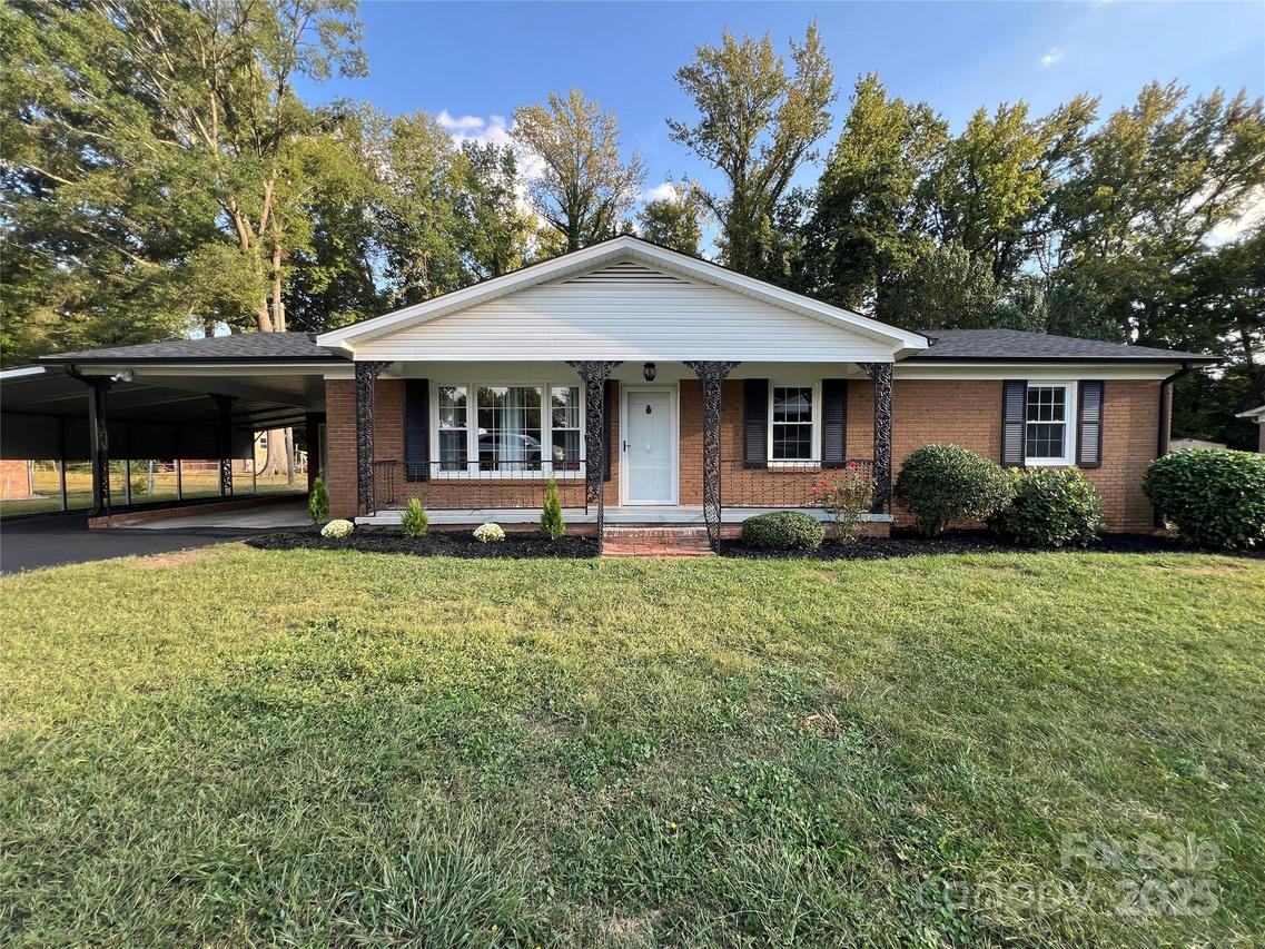 325 Briarcliff Dr., Kannapolis, NC 28081