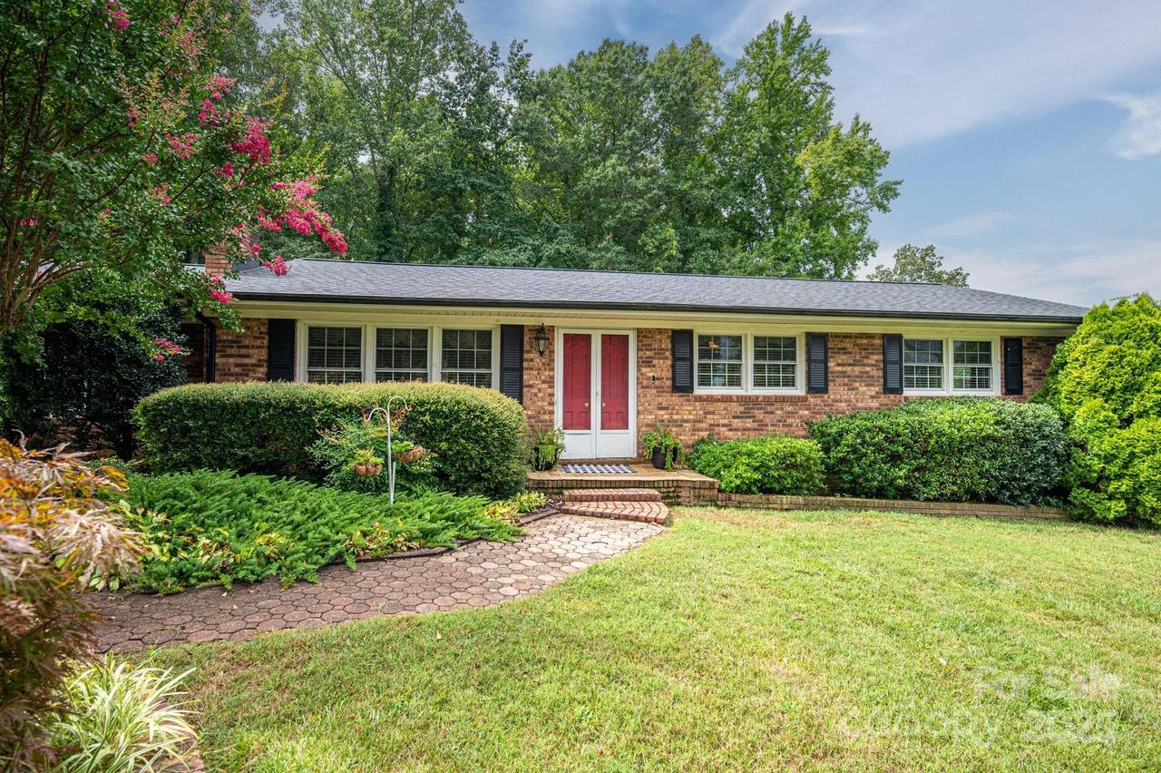 504 E Iowa Ave., Bessemer City, NC 28016