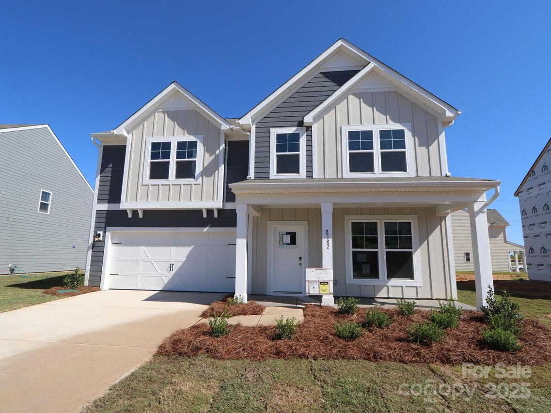 8582 Acadia Pkwy., Sherrills Ford, NC 28673