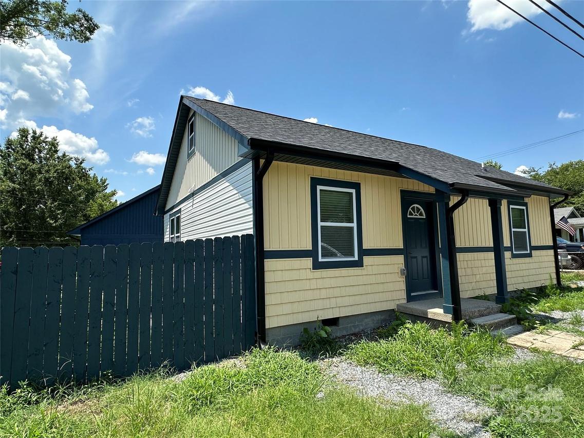 1409 Enochville Rd., Kannapolis, NC 28081