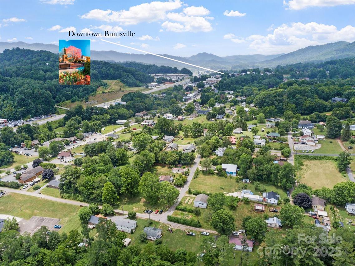 102 Celo St., Burnsville, NC 28714