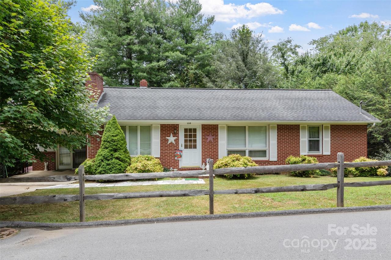 135 Indian Tr., Burnsville, NC 28714