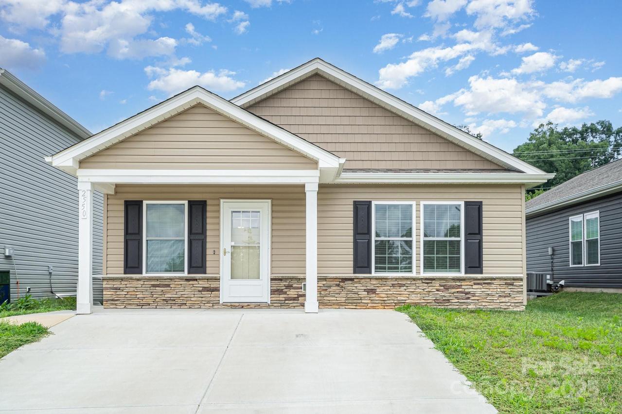 2550 Snow Creek Rd., Hickory, NC 28601