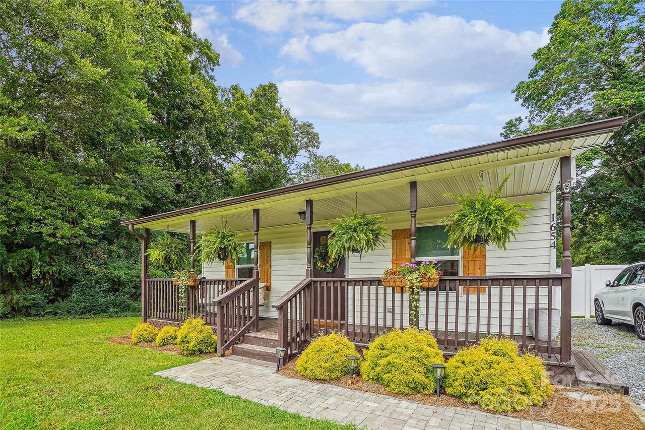 1654 Armstrong Ford Rd., Belmont, NC 28012
