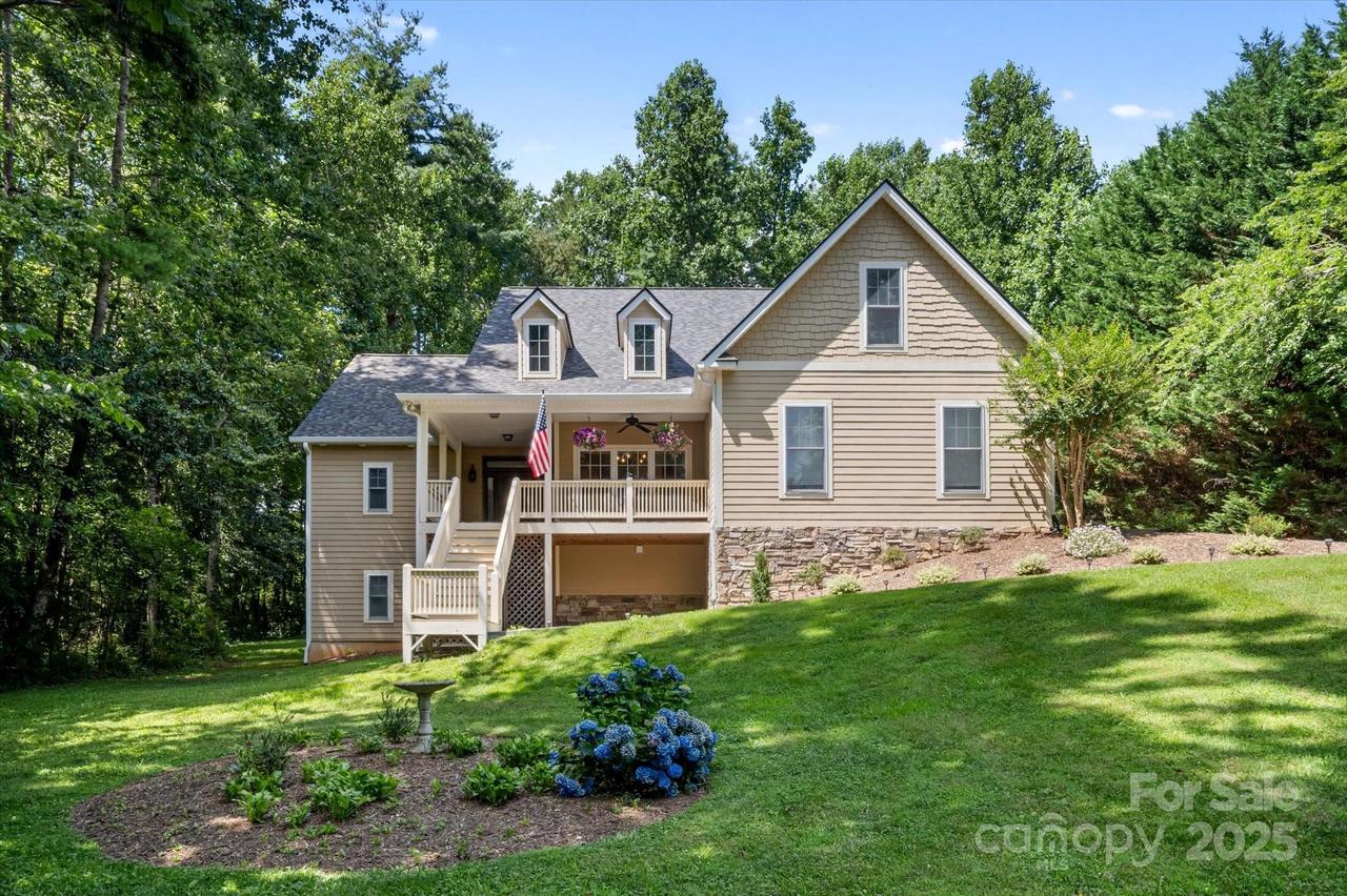 209 Duncan Estate Dr., Fletcher, NC 28732