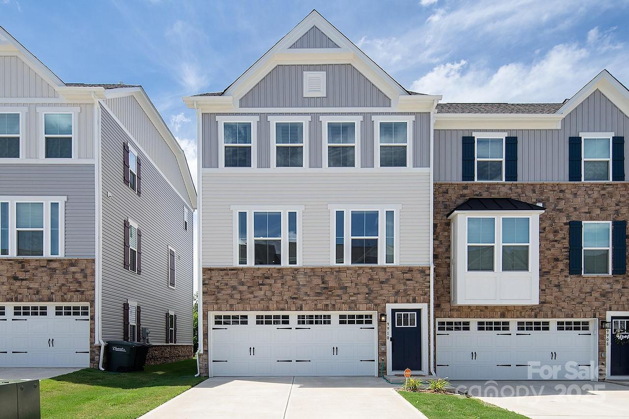 9910 Oaklawn Blvd., Huntersville, NC 28078